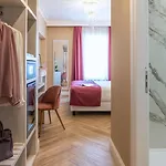 The Boutique 3*