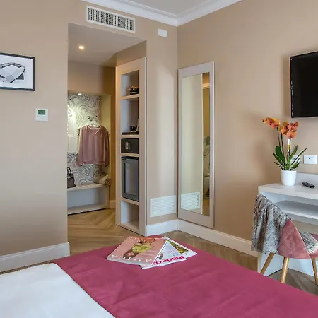 Отель The Boutique 3*